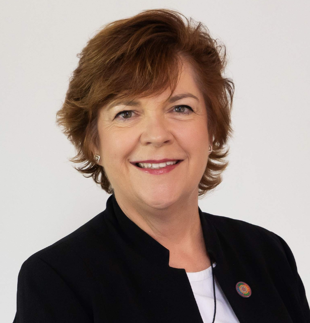 Tracey Burton